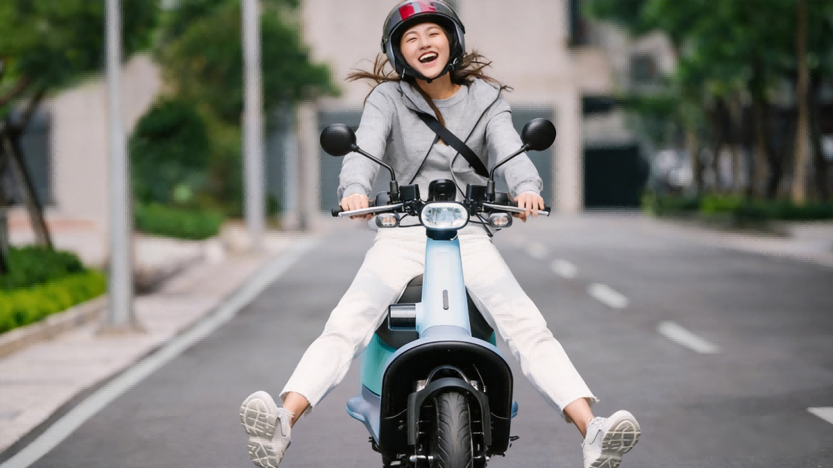 Chính sách hỗ trợ đổi xe máy xăng sang xe điện tại Hà Nội: Ai được nhận, mức hỗ trợ bao nhiêu?