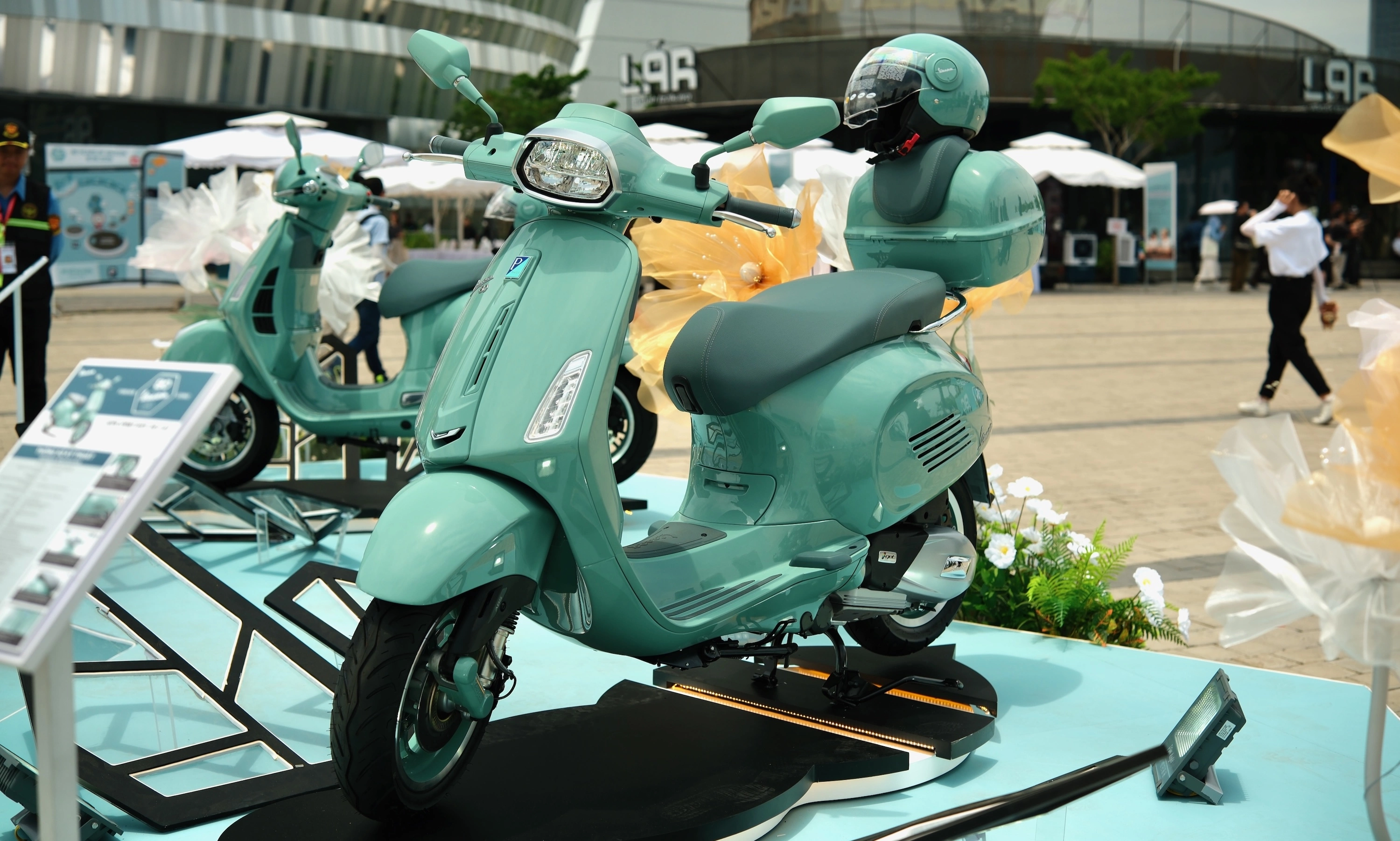 Đổi xe máy cũ lấy Vespa Sprint 180 mới: Có đáng không khi giá 121,5 triệu?